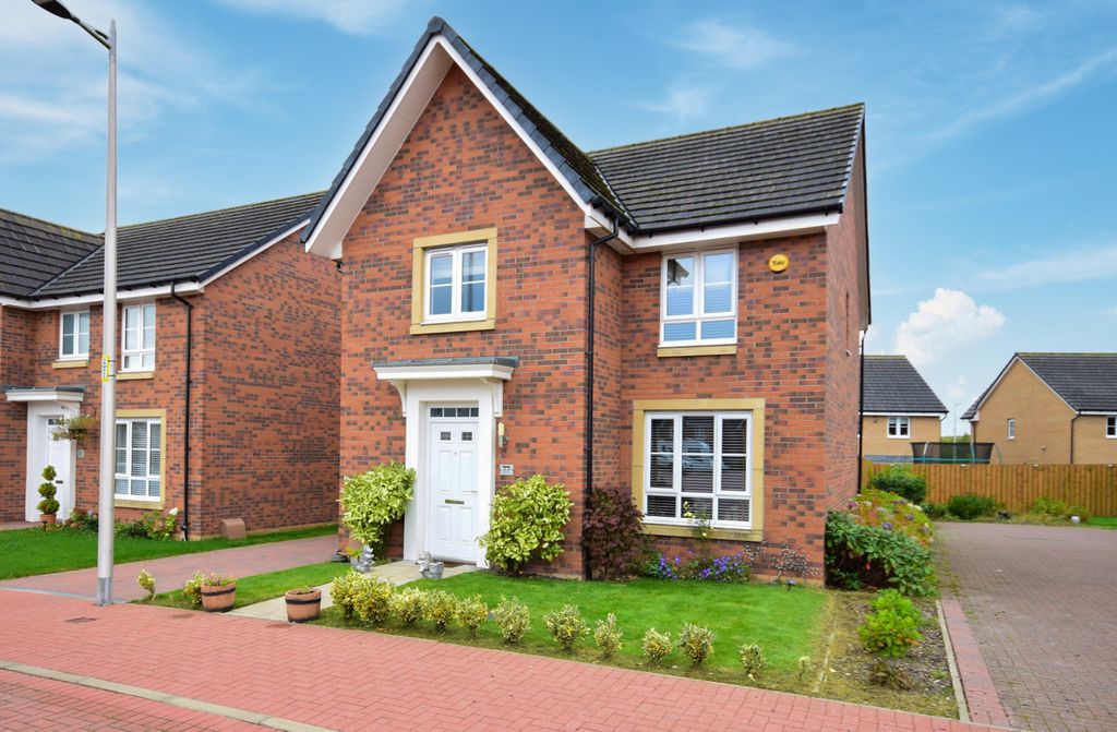 Property photo 1 of 31 4 Bedroom Detached For Sale