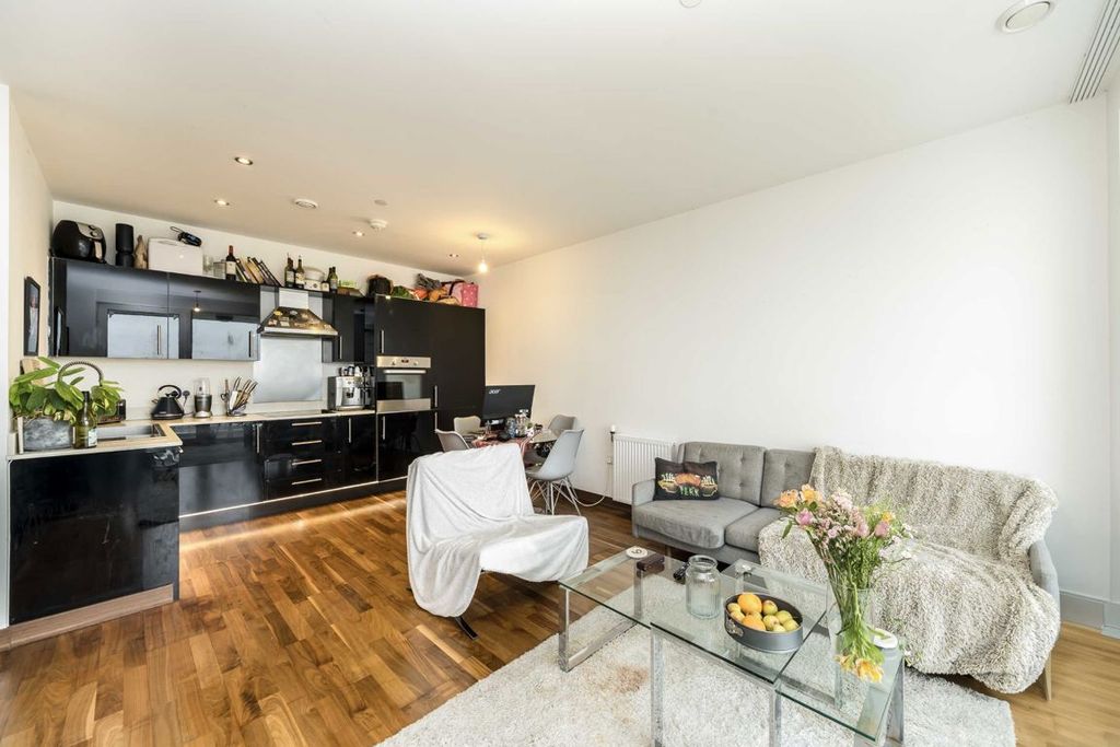 Property photo 2 of 7