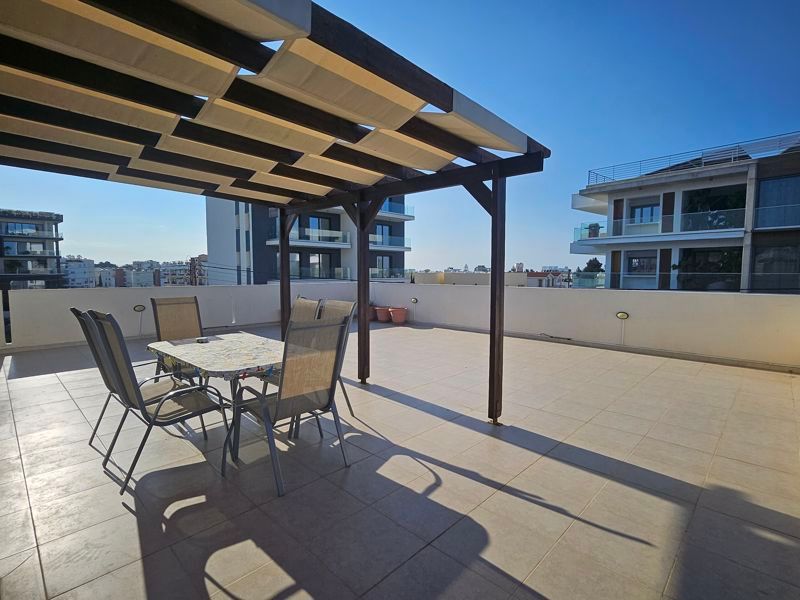 Property photo 3 of 19 Veranda