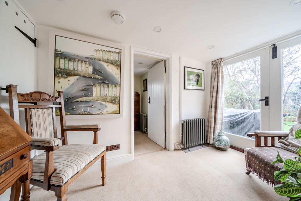 Property photo 3 of 18 4712023