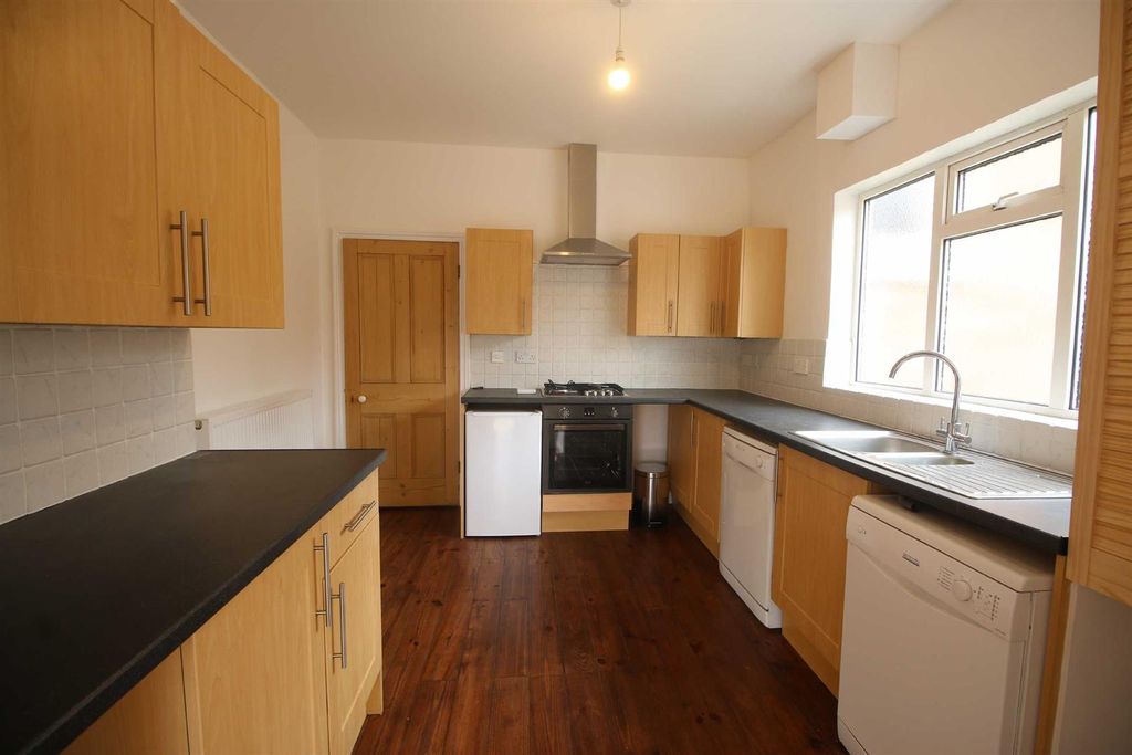 Property photo 3 of 31