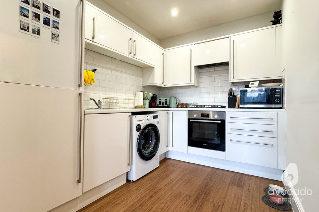 Property photo 3 of 18 5144388