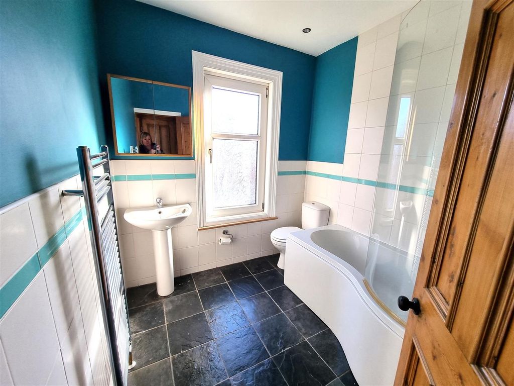 Property photo 3 of 6 Bathroom