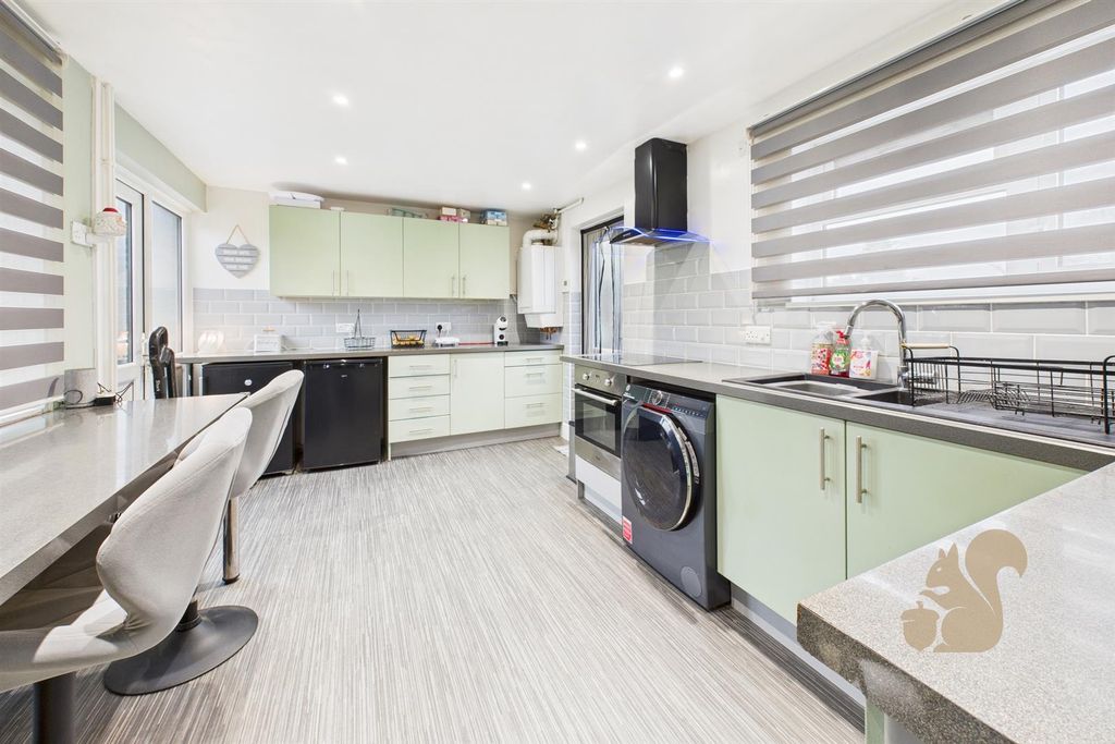 Property photo 3 of 13 Kitchen