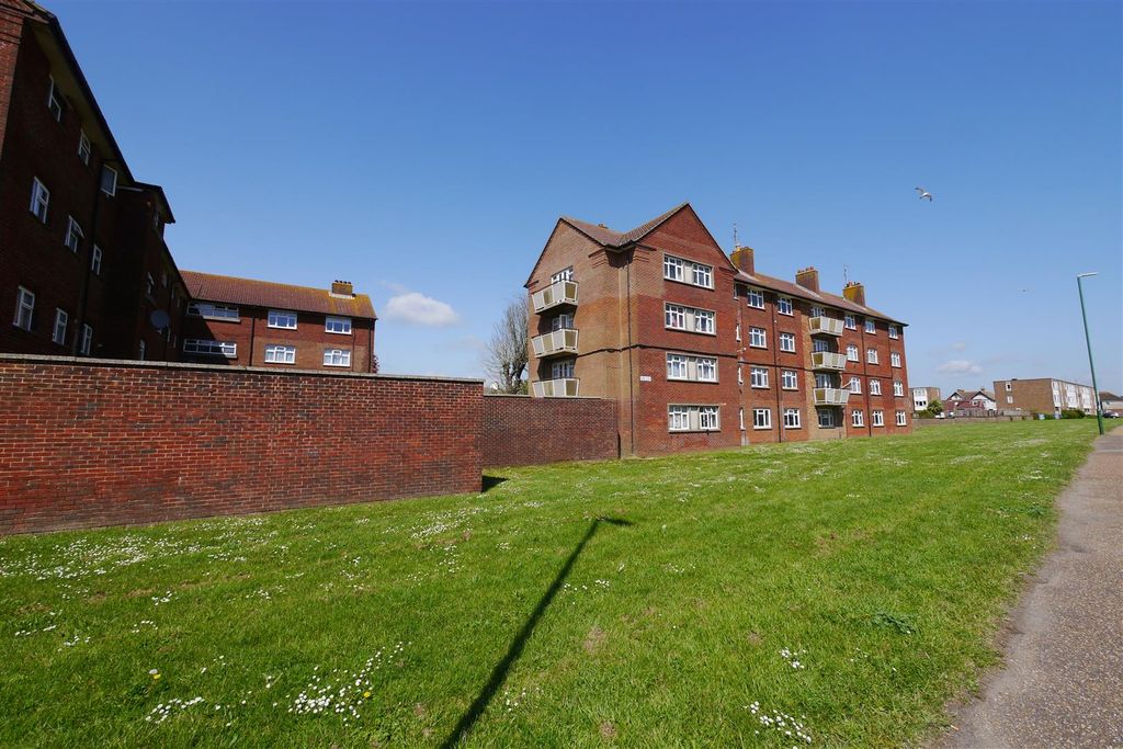 Property photo 1 of 12 P1270285.Jpg