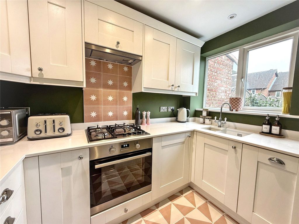 Property photo 1 of 20 Picture No. 11