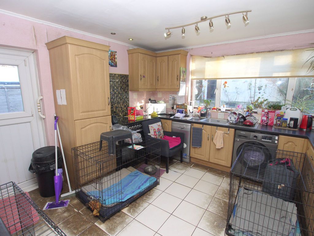 Property photo 3 of 11 Photograph 1