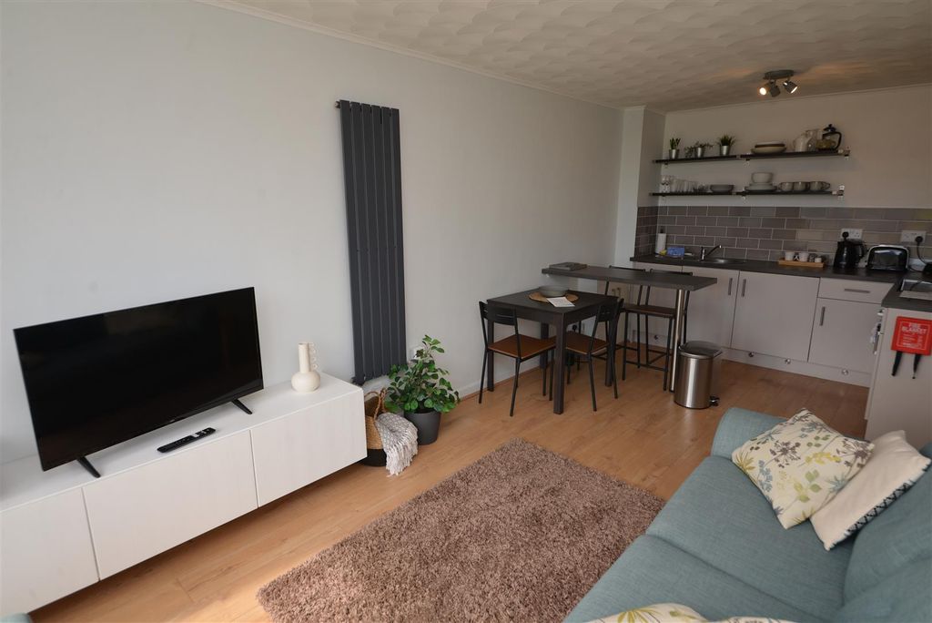 Additional image 5 of 1 bed flat for saleGlan Y Mor Court, Penally, Tenby SA70
