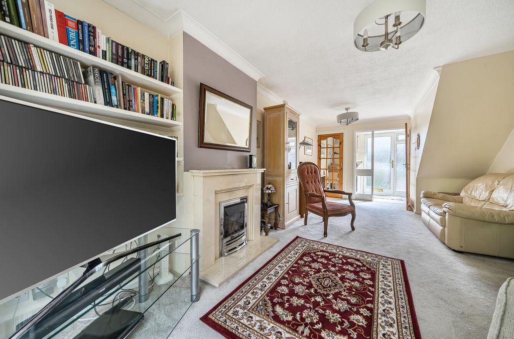 Property photo 3 of 19 Flexford Close 60 (9).Jpg