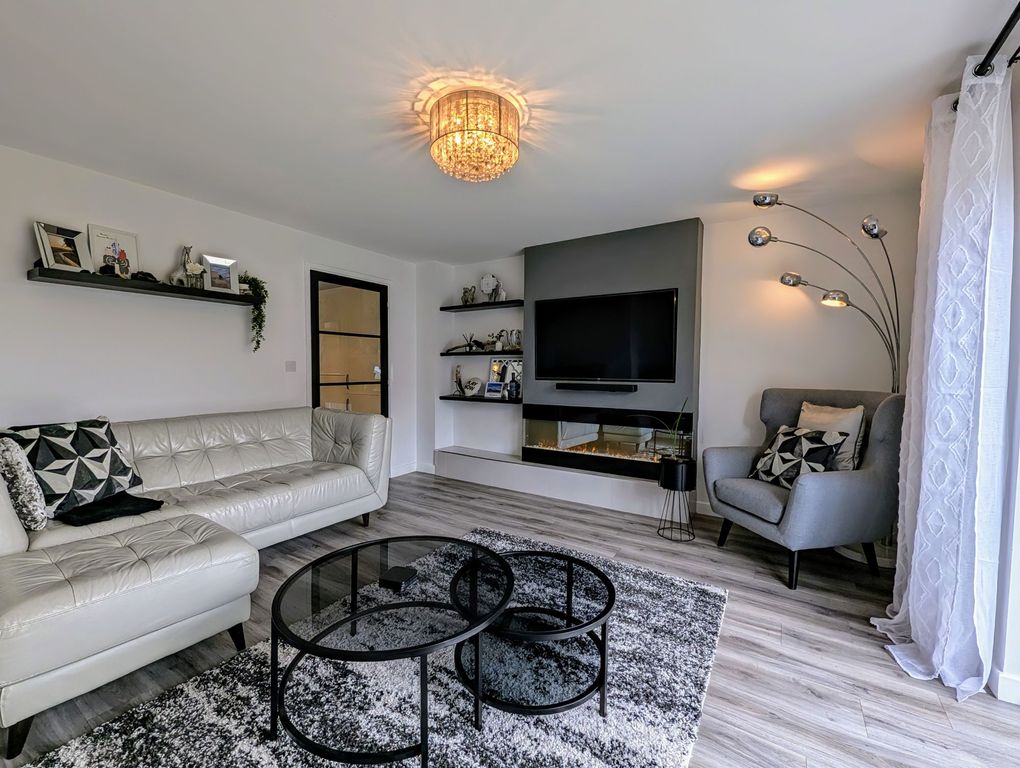 Property photo 2 of 22