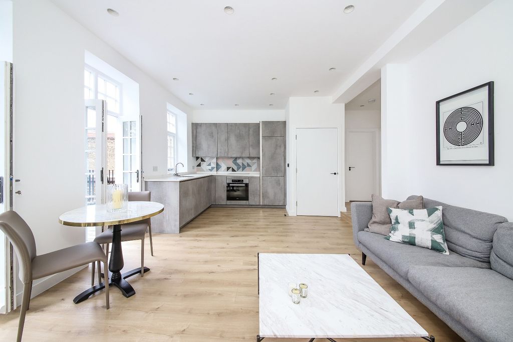 Property photo 3 of 12 4222055