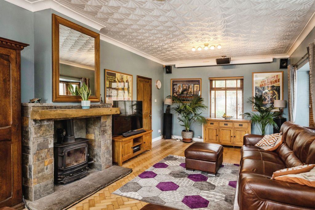 Property photo 3 of 32