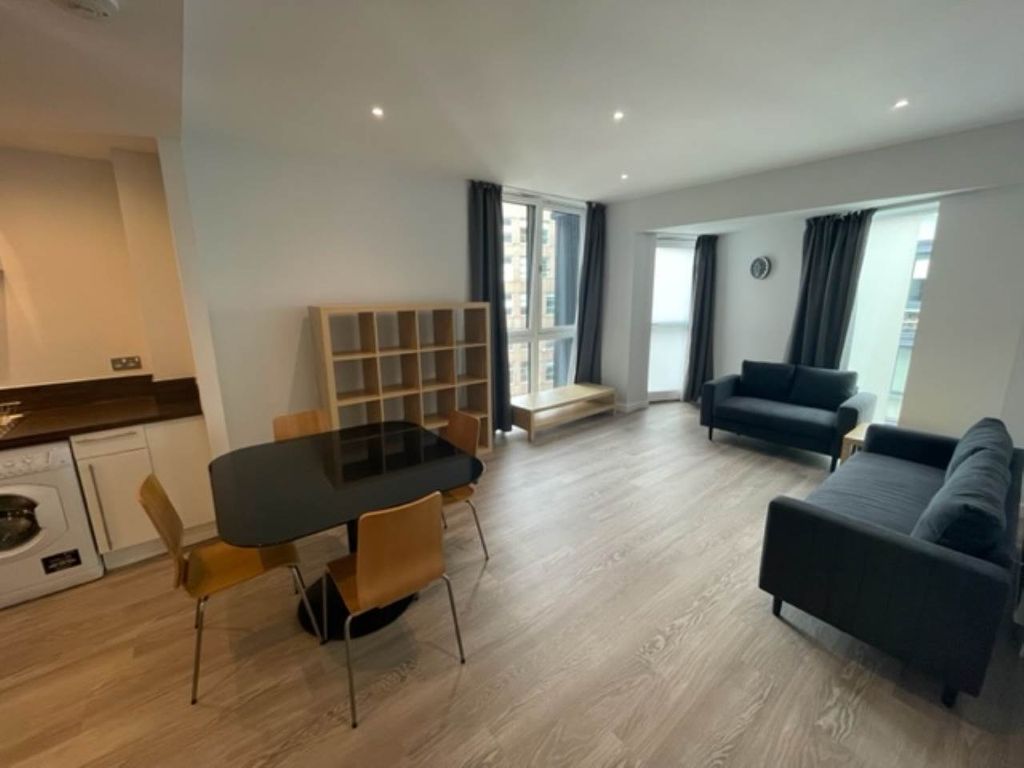 Property photo 3 of 10 Oswald Street 19 5