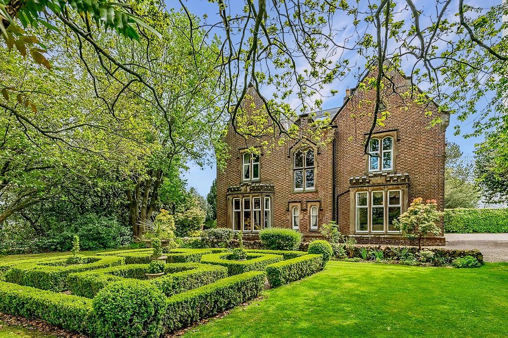 Property photo 1 of 82