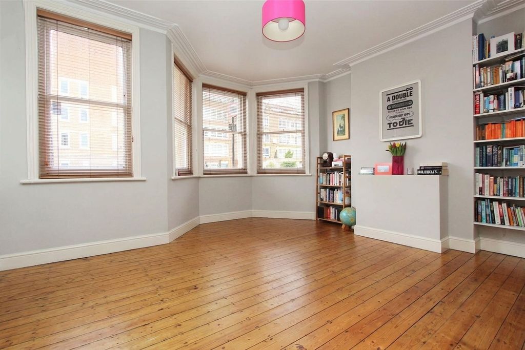 Property photo 2 of 7