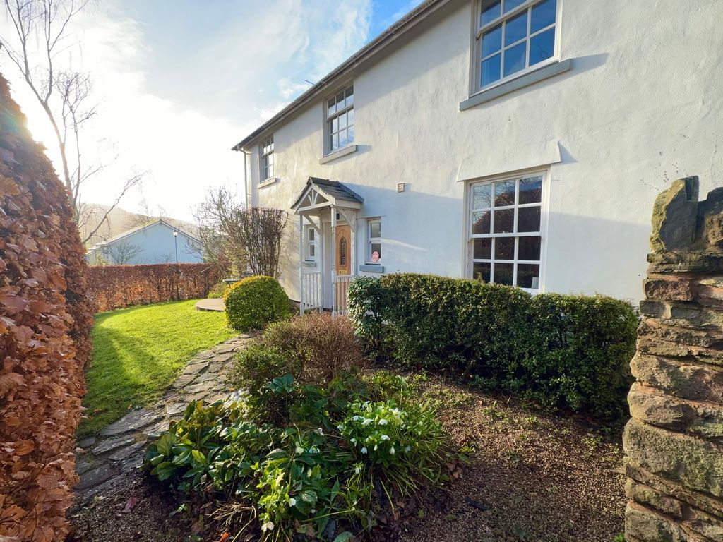 Property photo 2 of 26