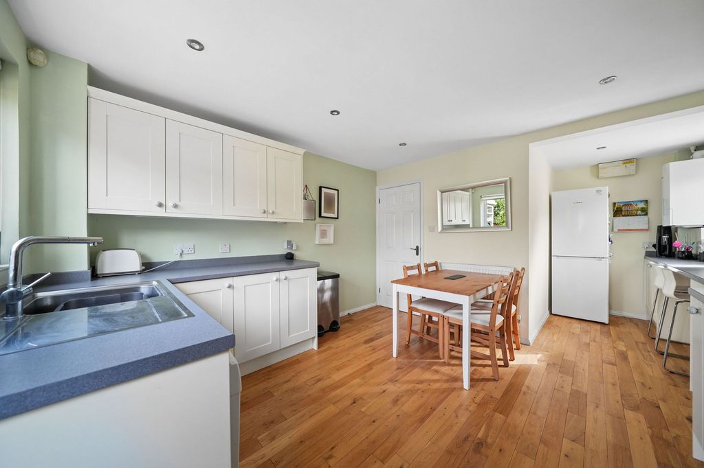 Property photo 2 of 35
