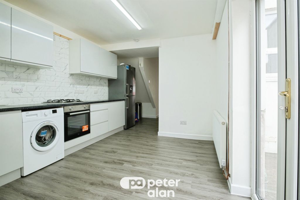 Property photo 3 of 23