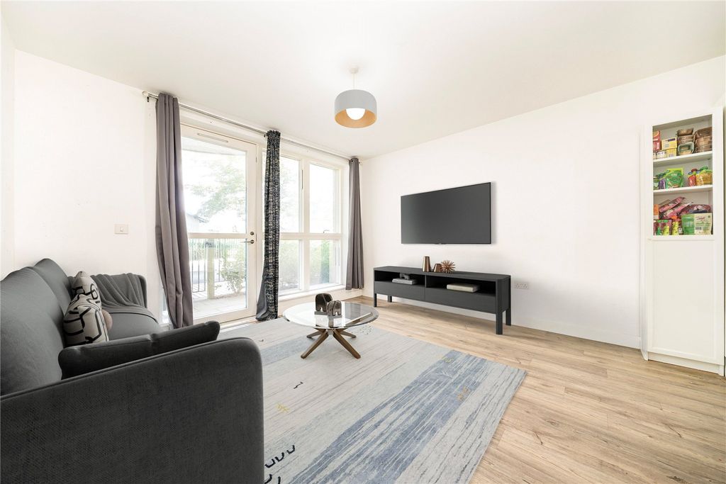 Property photo 2 of 5 Picture No. 14