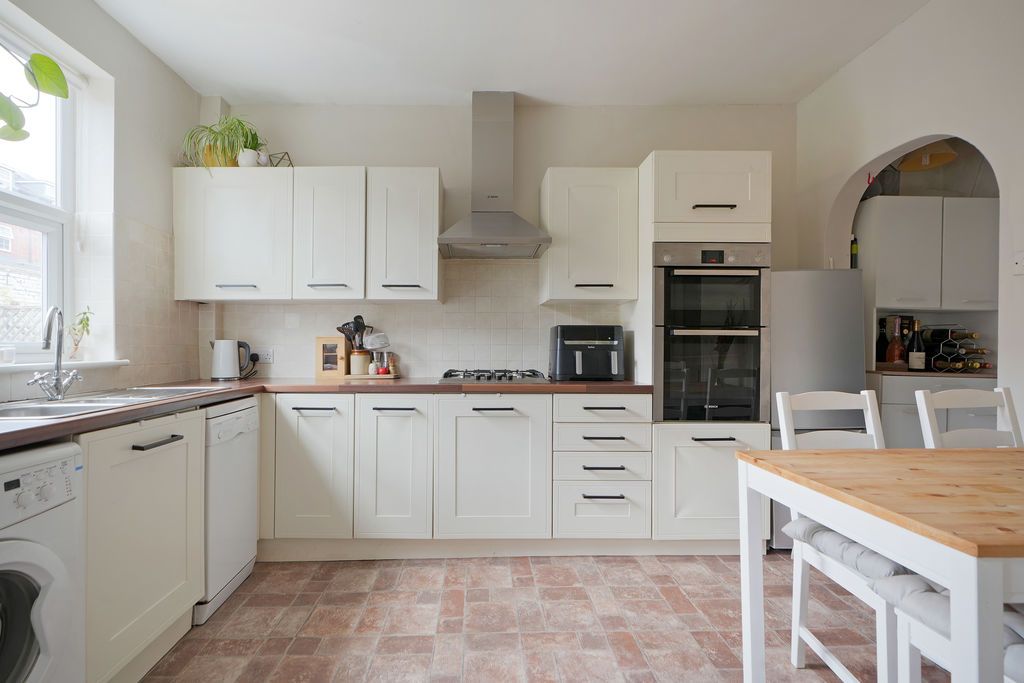 Property photo 1 of 23 Dining Kitchen