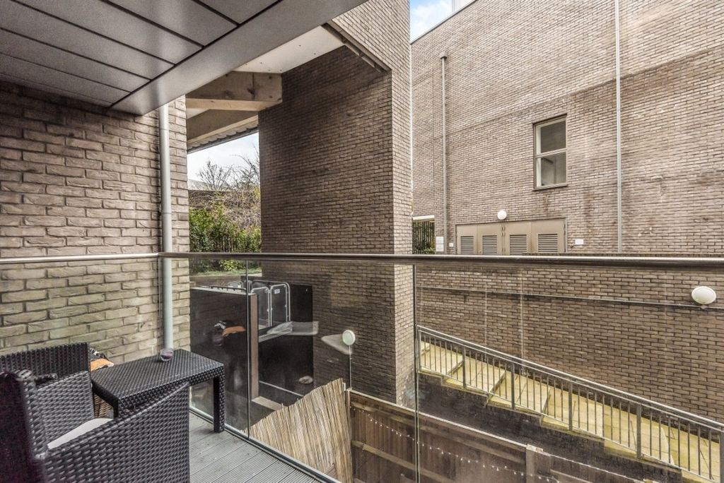 Property photo 3 of 8 452730 (7)