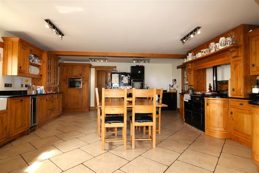Property photo 3 of 13 Kitchen