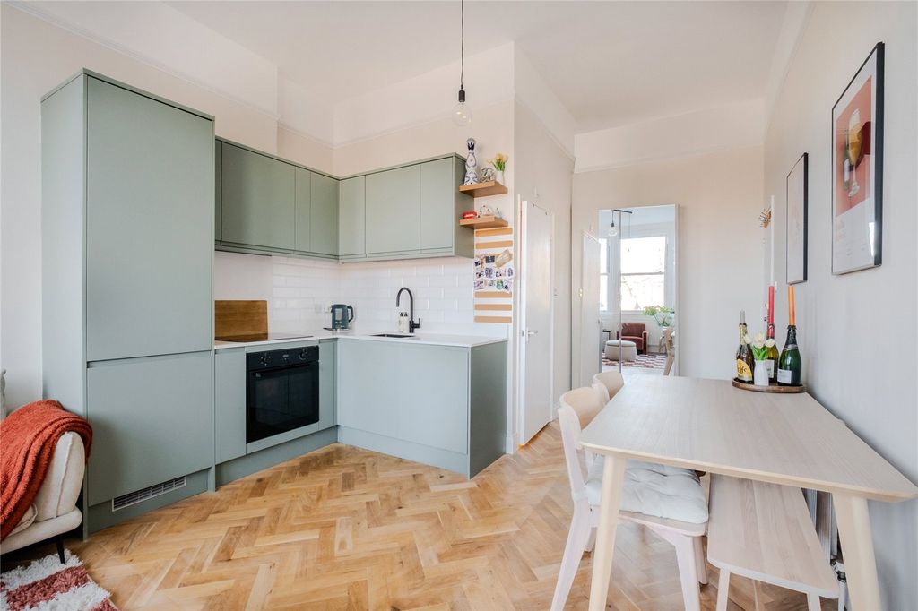 Property photo 2 of 6 Picture No. 19