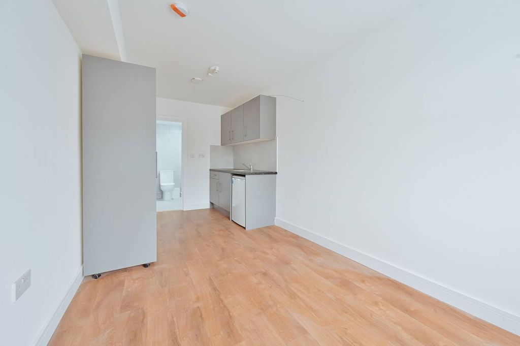 Property photo 1 of 4