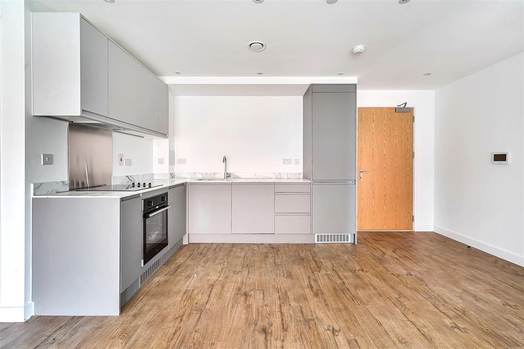 Property photo 3 of 13 1381192-3-6915Ba357Ff77-1.Jpg