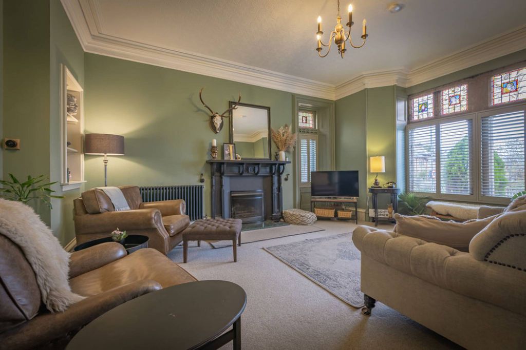 Property photo 2 of 30