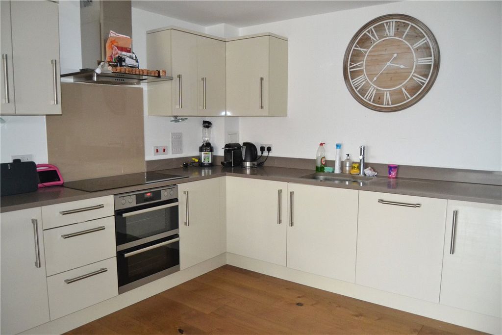 Property photo 2 of 10 Kitchen