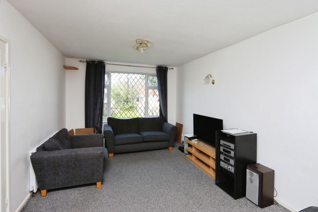 Property photo 2 of 12 Lounge