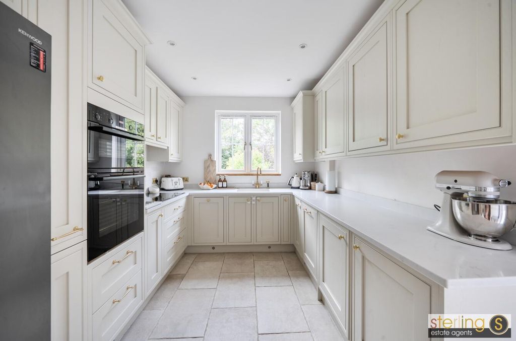 Property photo 2 of 21 59Ffc7Cb-3A5E-448F-Bba4-c71c5297E840.Jpg