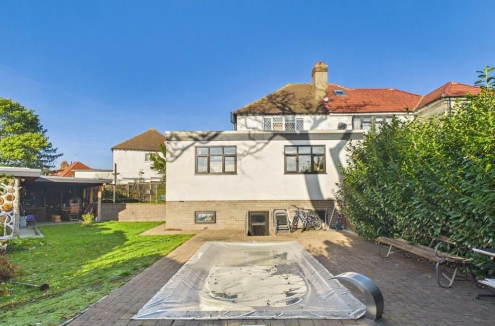 Property photo 2 of 13