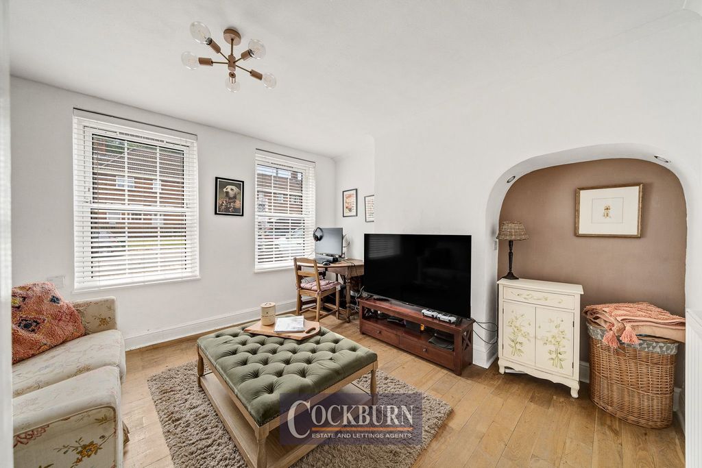 Property photo 2 of 20