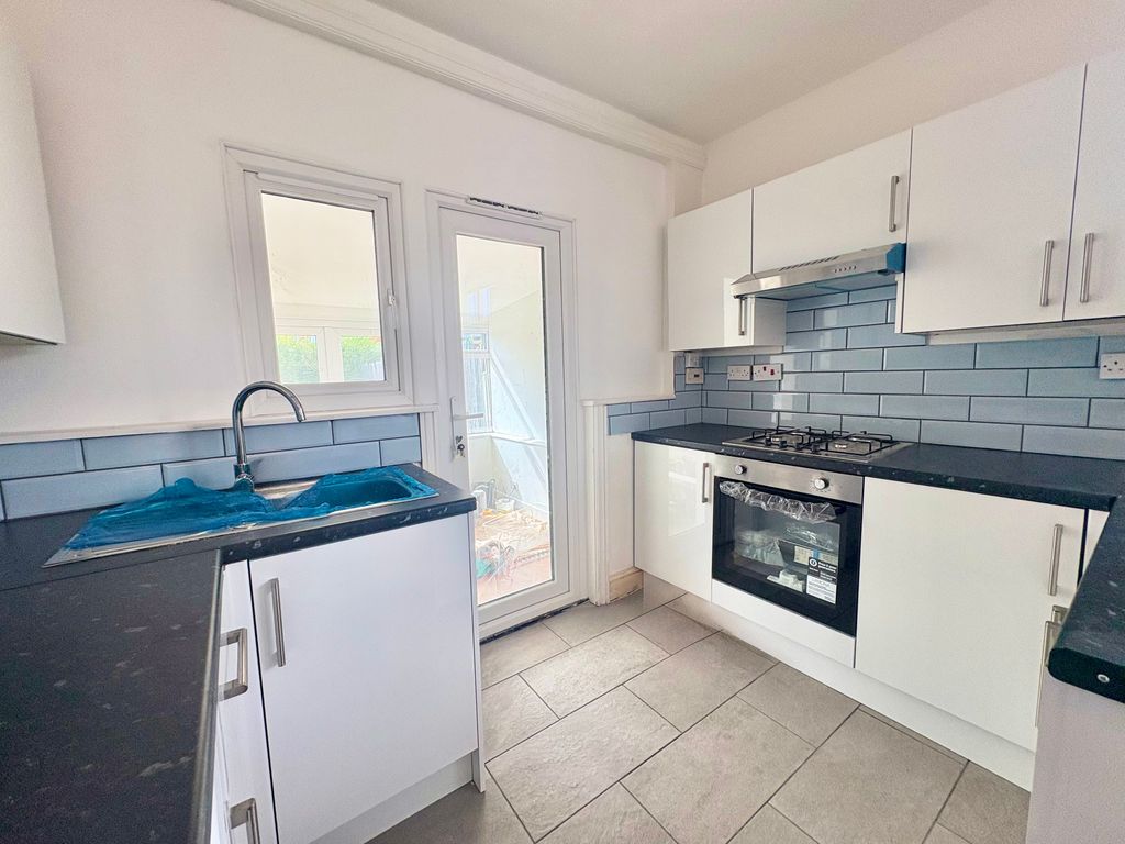 Property photo 1 of 8 Kitchen