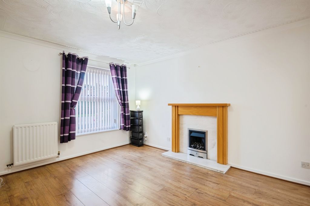 Property photo 3 of 21