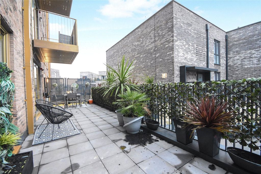 Property photo 1 of 18 Terrace