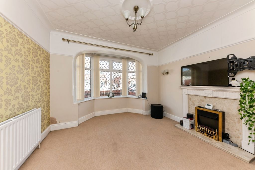 Property photo 2 of 16 Living Room
