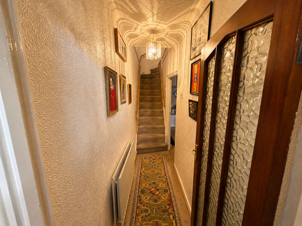 Property photo 2 of 21 Hallway