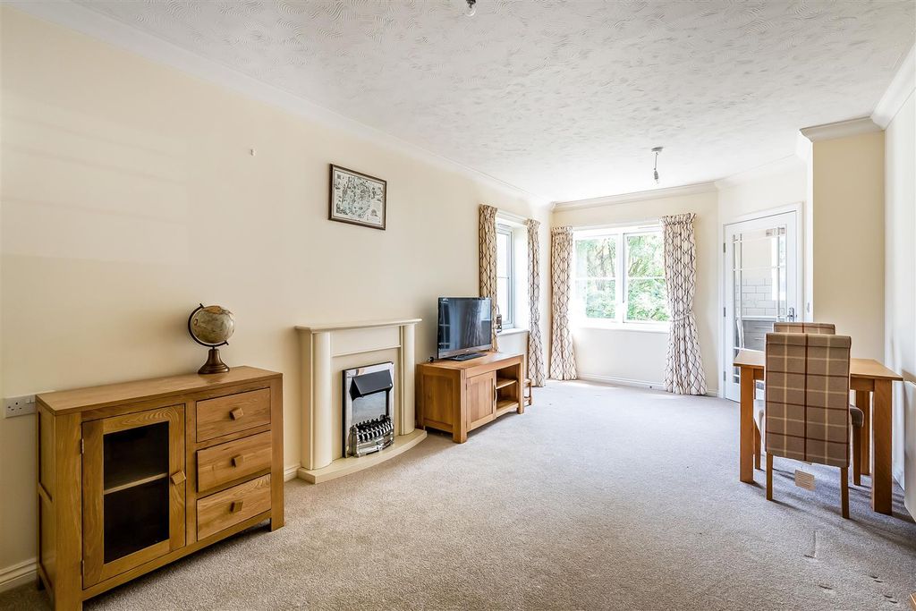 Property photo 2 of 14 18-Headley-Lodge-1.Jpg