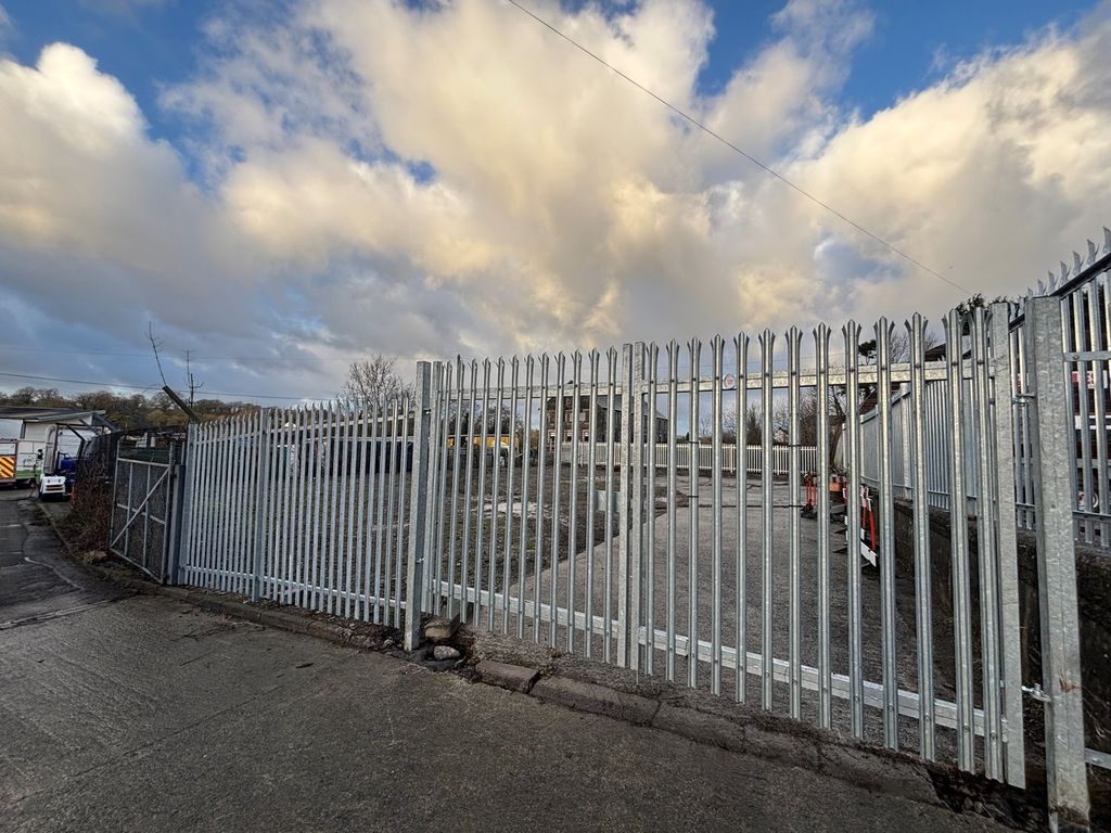 Property photo 3 of 4