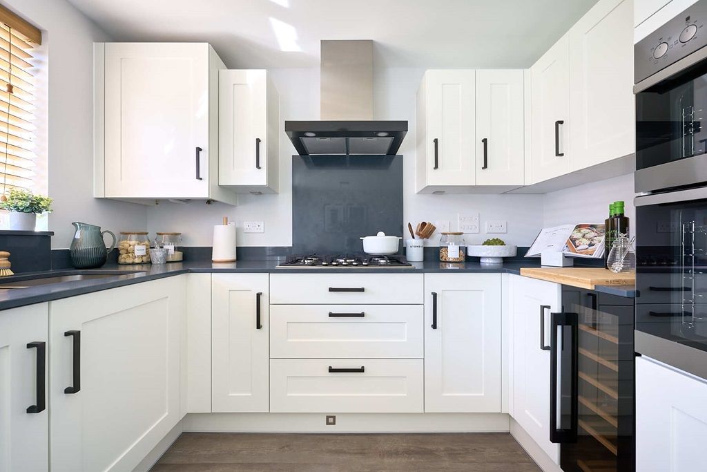 Property photo 2 of 13 Beautifully Designed With Ample Storage