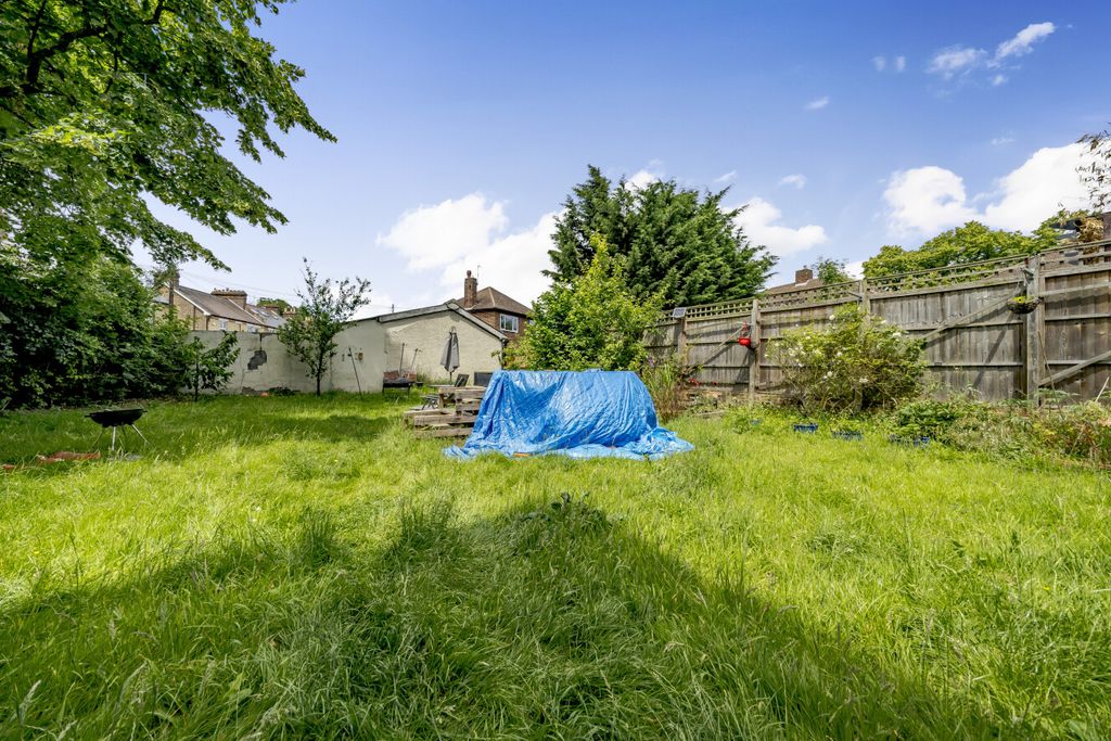 Property photo 3 of 14