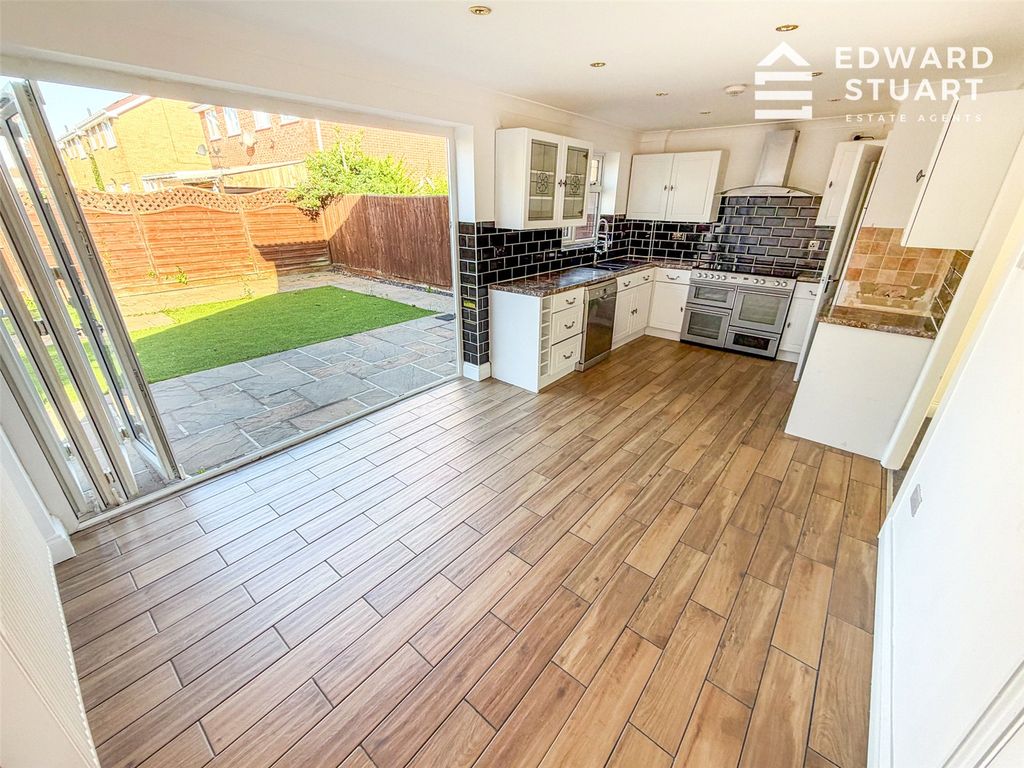 Property photo 2 of 16 Picture No. 10