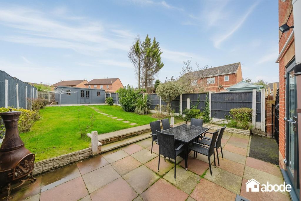 Property photo 2 of 25 Dsc01082-Hdr_Bluesky.Jpg