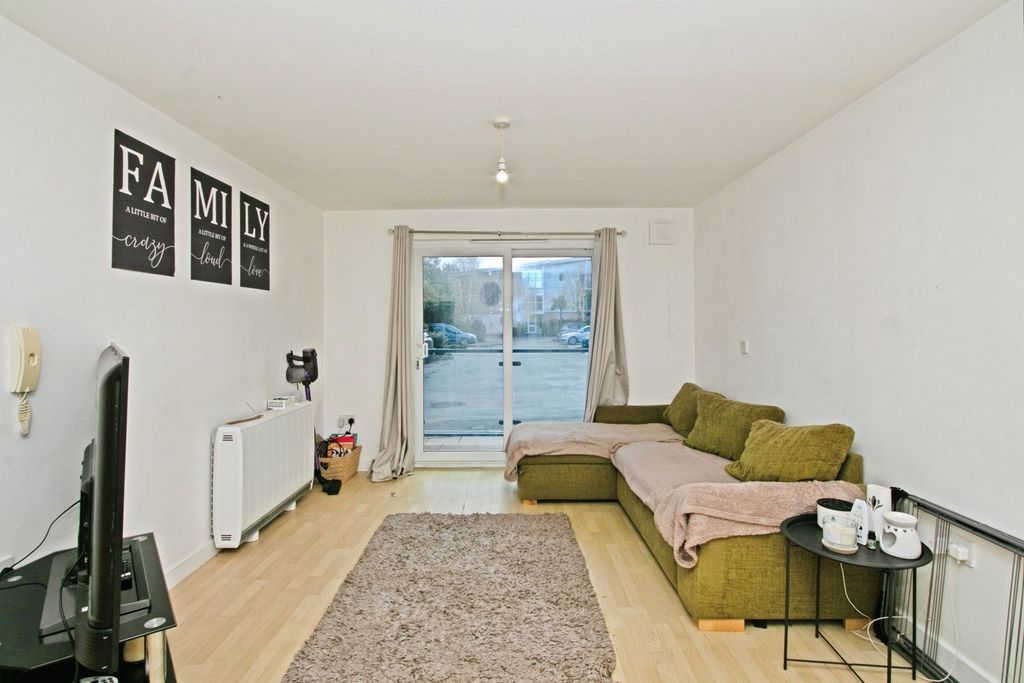 Property photo 2 of 12 Photo