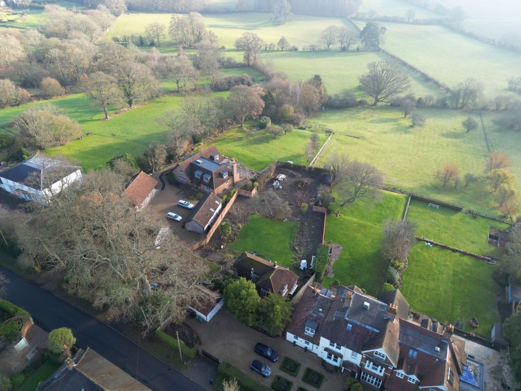 Property photo 2 of 11 Picture No. 12