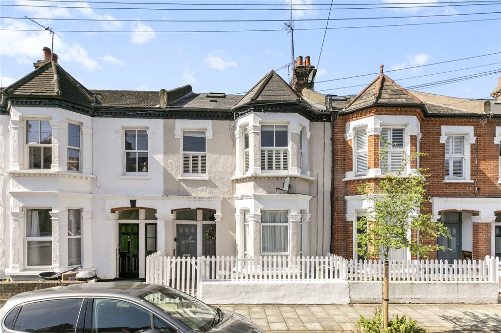 Property photo 2 of 11 External