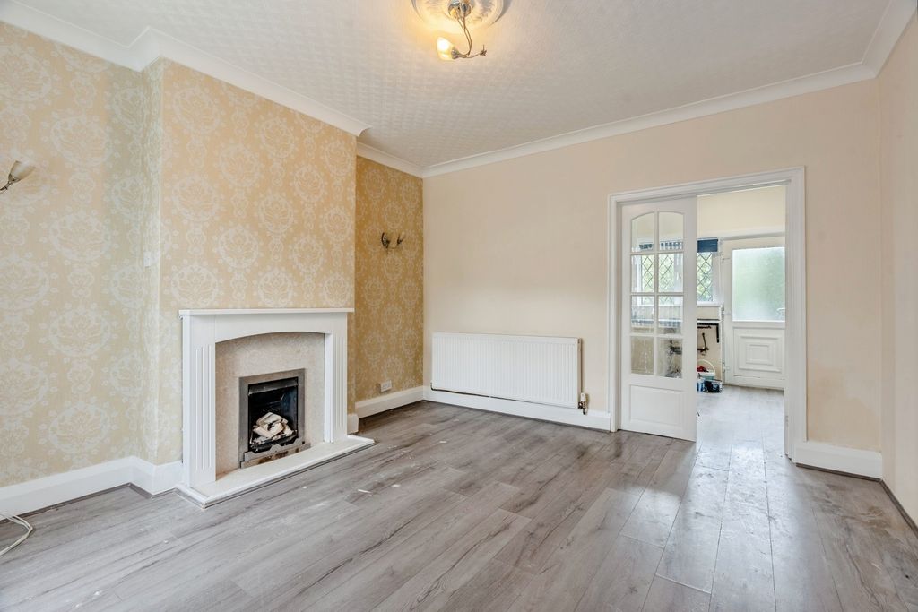 Property photo 3 of 7